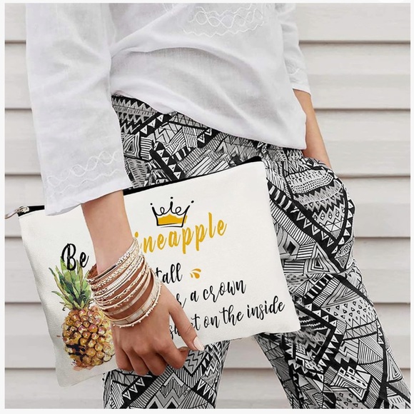 GREAT gift Idea or for you!“Be A Pineapple…Sweet on the Inside” Cosmetic Bag Wa… - Picture 7 of 8